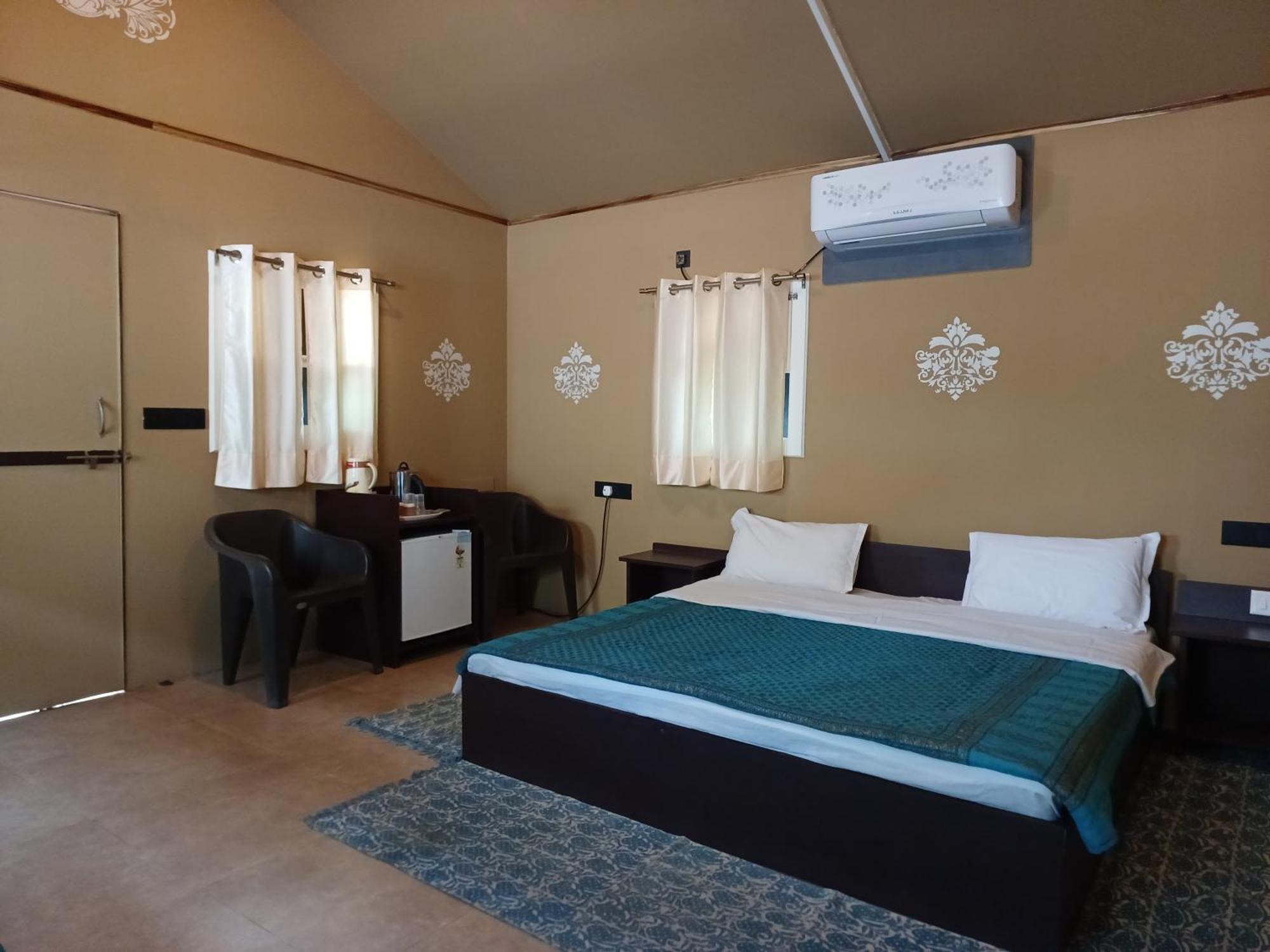 Shivir Aranya Hotel Alwar Bagian luar foto