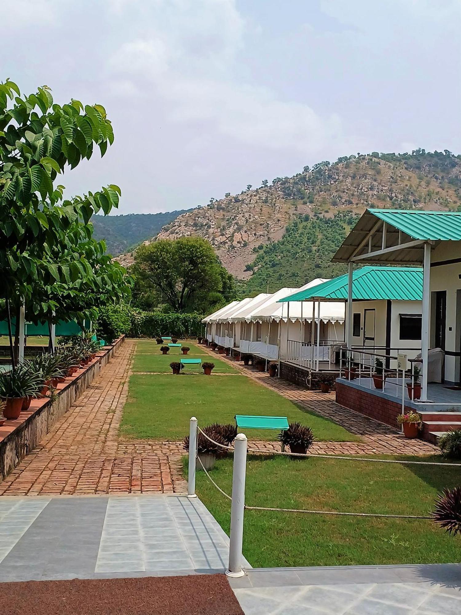 Shivir Aranya Hotel Alwar Bagian luar foto
